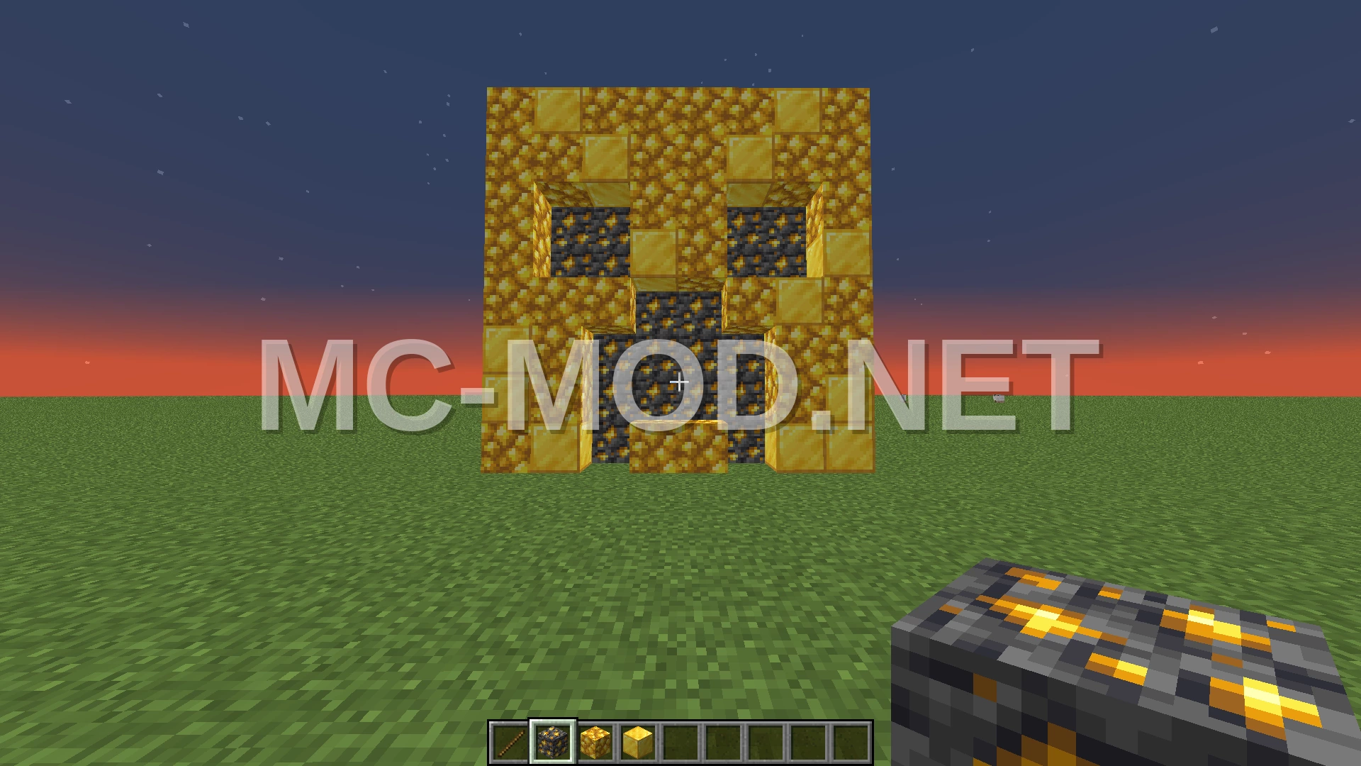 Golden Creeper Mob Head Build